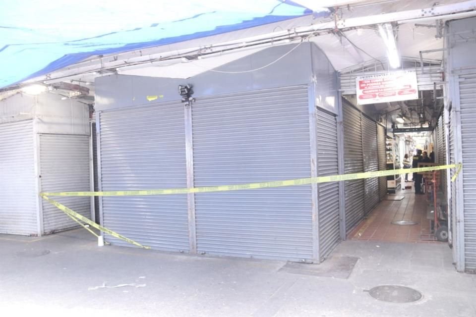 El robo en una joyería en San Juan de Dios desató pánico entre locatarios y compradores, aunque no se reportaron heridos.