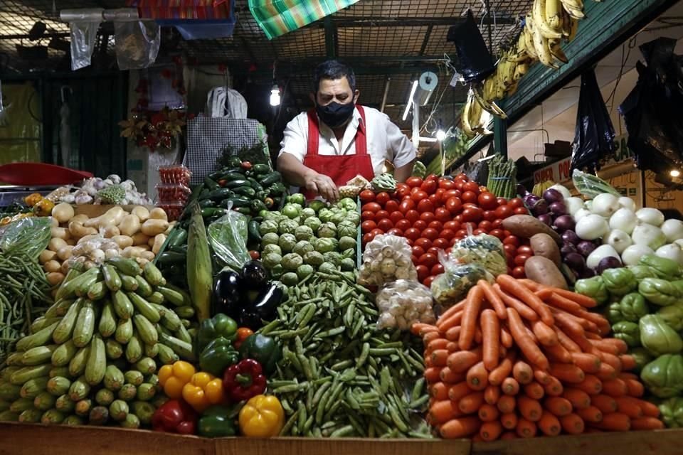 AMLO aseguró que habrá precios de garantía como parte de su plan para combatir la inflación.