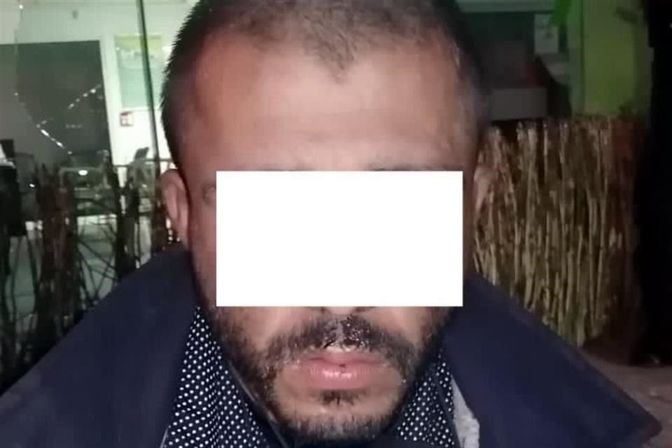 El sujeto fue detenido por las autoridades y se identificó como Rosendo Alejandro 'N', de 28 años de edad.