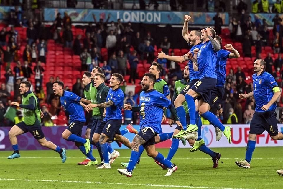 Los italianos festejaron con su afición el triunfo y el pase a la Final.