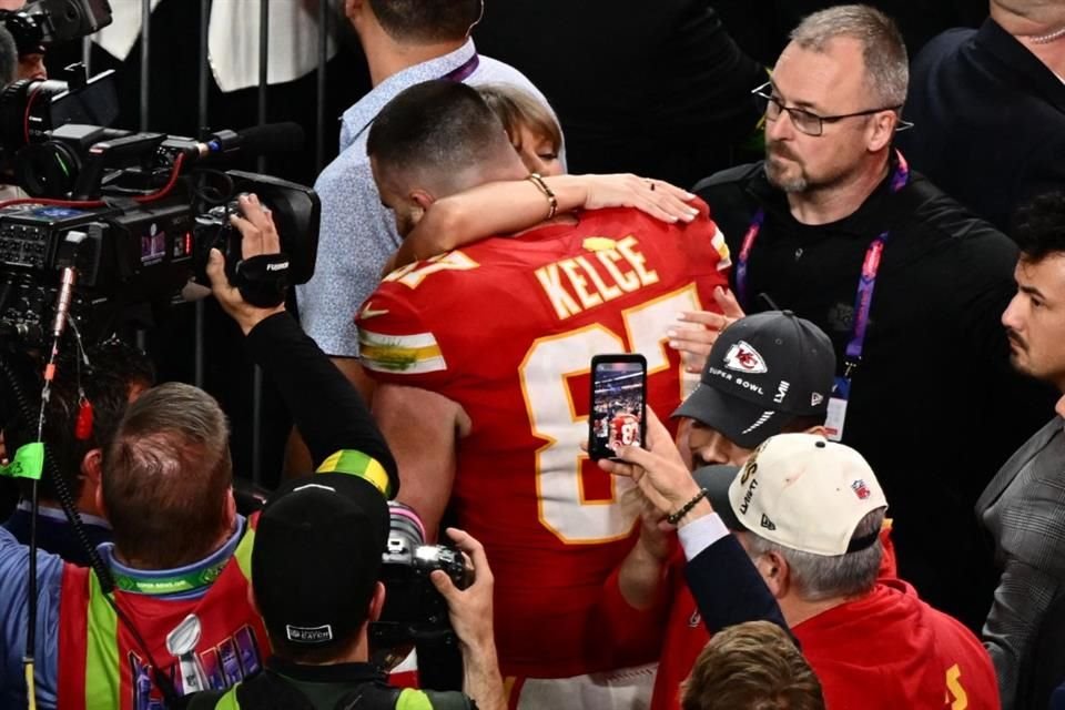 Travis Kelce le prometió a Swift que ganaría el trofeo.