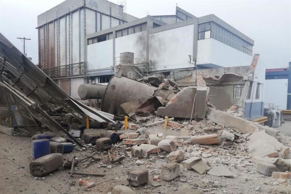 La explosión ocurrió en una empresa de lácteos ubicada sobre el kilómetro 7 de la Carretera Lagos de Moreno - León.