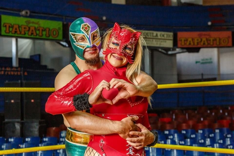 Rav y Dulce Kitty integran el elenco de la Arena Coliseo de Guadalajara.