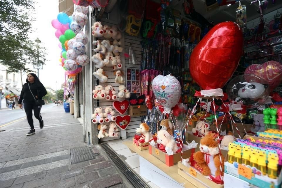 De acuerdo con estimaciones de la Cámara de Comercio de Guadalajara, se espera una derrama económica de 2 mil 300 mdp por San Valentín.