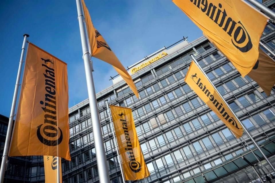 Continental dijo que los recortes equivalen a aproximadamente el 10 por ciento de la fuerza laboral de I+D. 