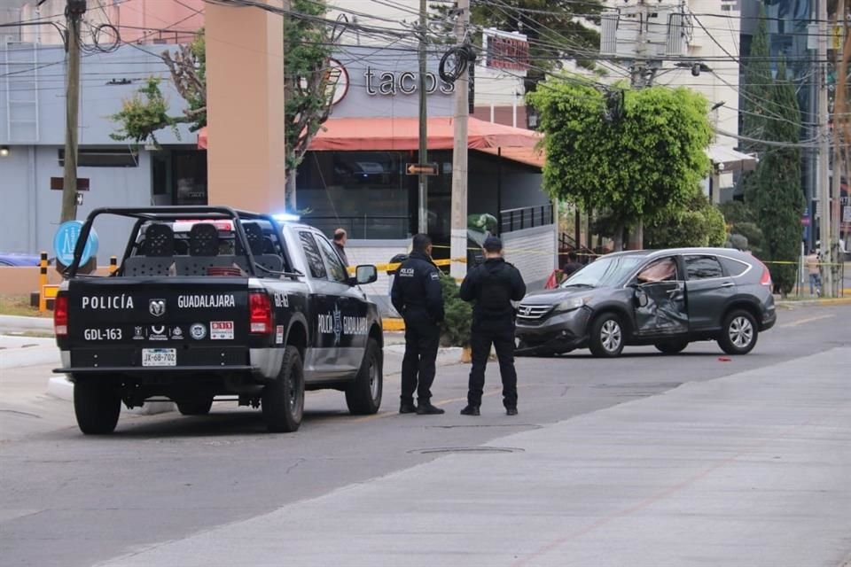 Un motociclista perdió la vida en un choque con una camioneta, esta mañana en la Colonia Providencia.