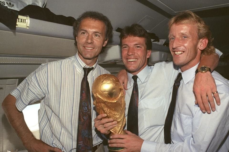 El cuadro campeón de Italia 90 fue dirigido por el legendario Franz Beckenbauer, quien murió en enero pasado.
