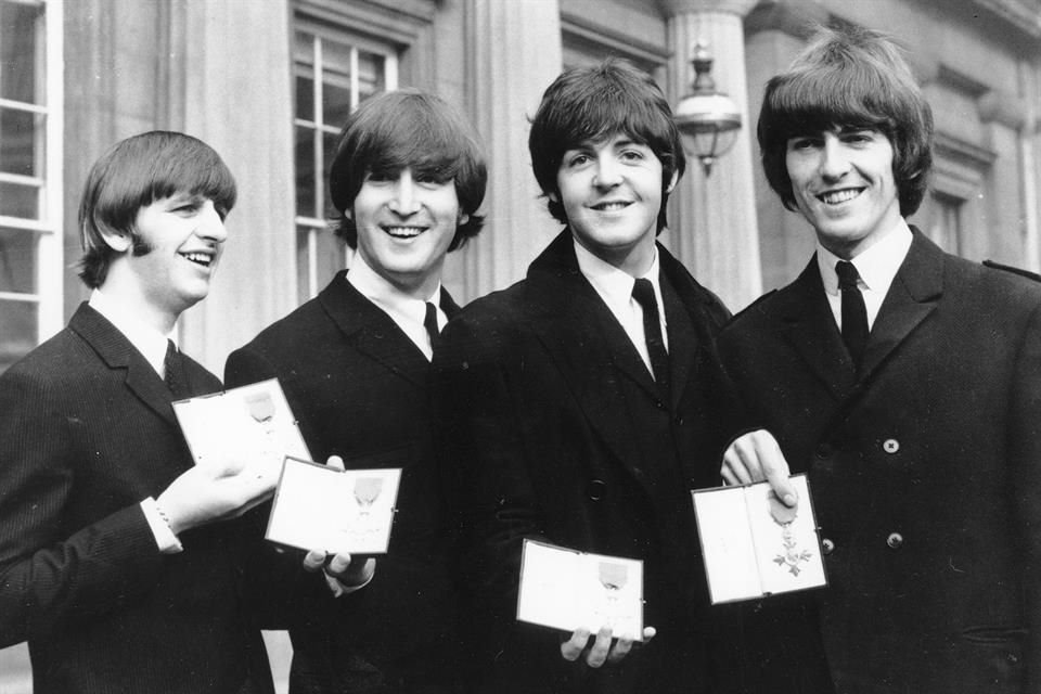 Paul McCartney, Ringo Starr y los familiares de John Lennon y George Harrison otorgaron los derechos musicales para las biopics.