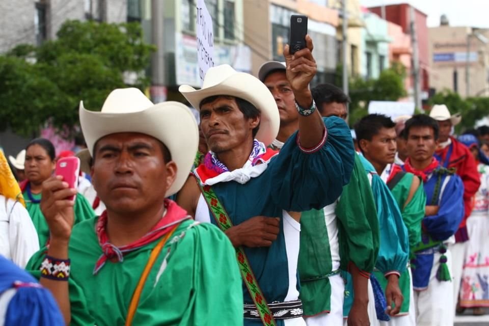 A pesar de que 557 mil 864 personas de tres años y más en Jalisco son indígenas, apenas 66 mil 963 aseguran que hablan una de estas lenguas.