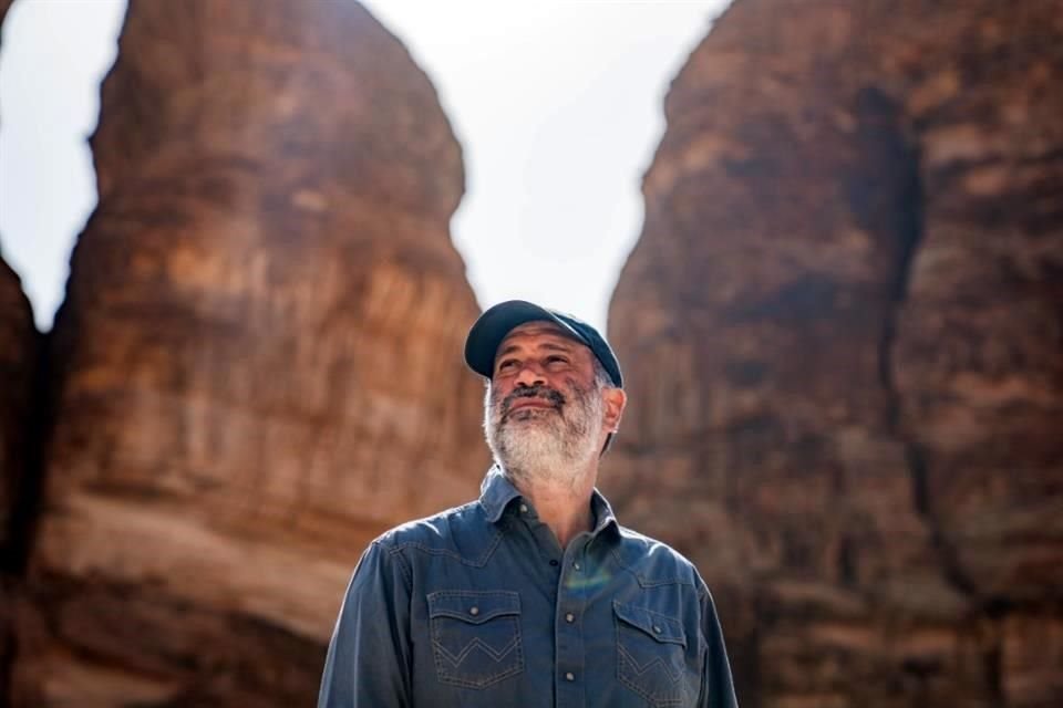 El artista mexicano Bosco Sodi participa en el Desert X Al-Ula, exhibición internacional de 'land art' en Arabia Saudita.