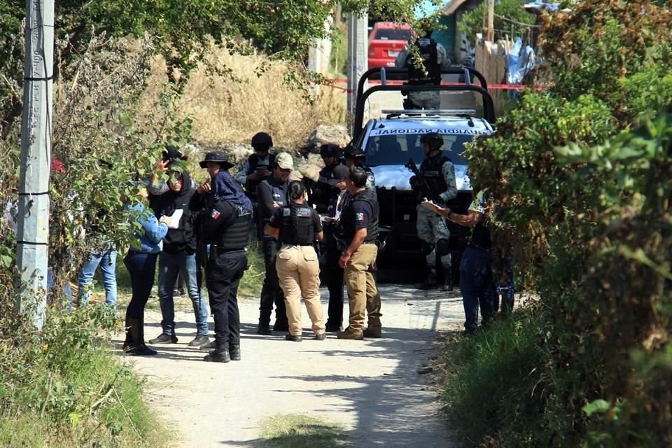 Integrantes de Luz de Esperanza localizaron tres fosas en un predio que había sido intervenido hace casi 5 meses, en Santa Ana Tepetitlán.