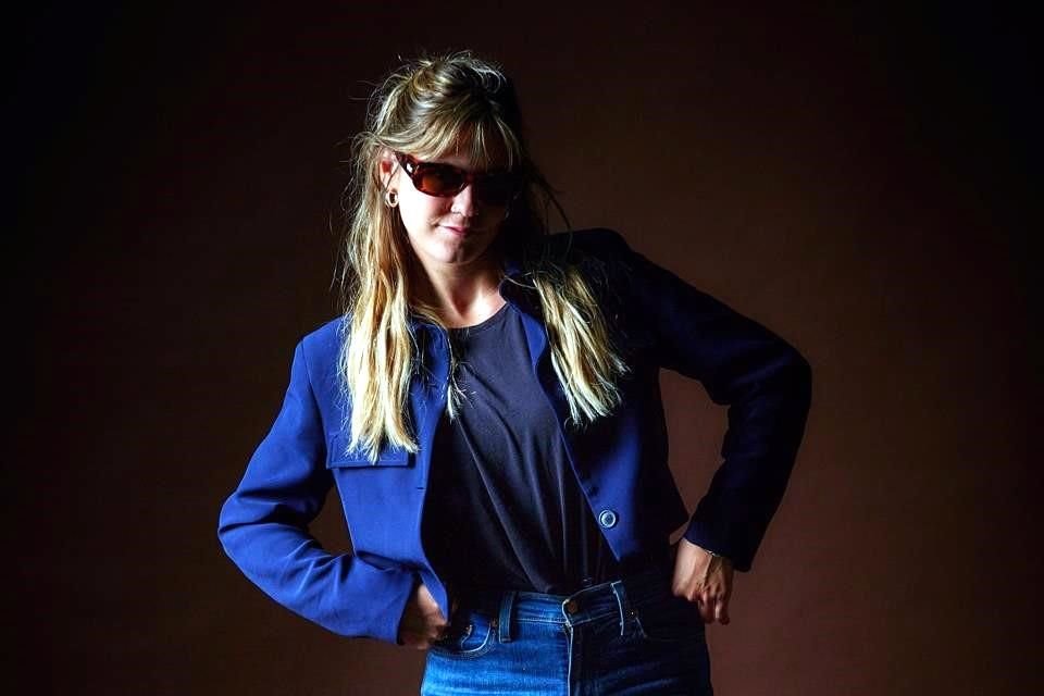 Sofía Stainer, originaria de Los Cabos, San Lucas, radica en Guadalajara; fue vocalista de la banda tapatía La Garfield.