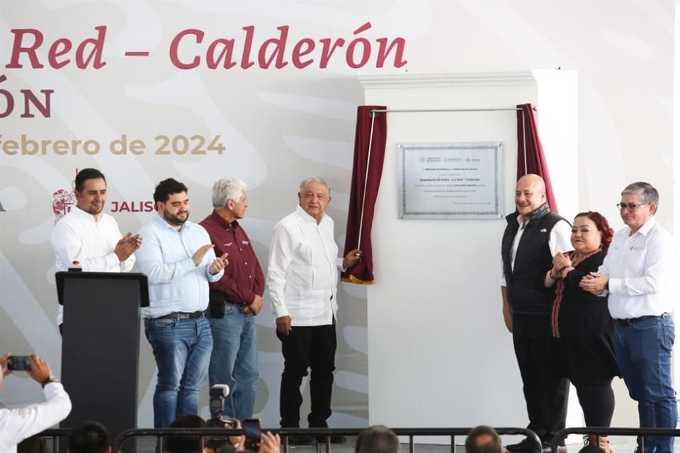 El Presidente López Obrador y el Gobernador Enrique Alfaro comprometieron el envío de 3 mil litros de agua por segundo, tras inaugurar el acueducto El Salto-La Red-Calderón.
