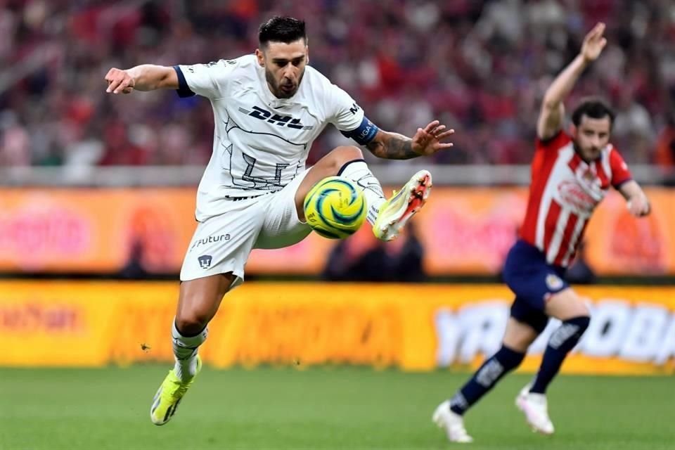 Eduardo Salvio descontó el marcador a través de un penalti, pero no le alcanzó el tiempo a los Pumas.