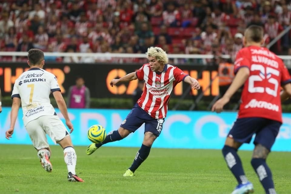 Cade Cowell anotó el primer gol de Chivas.