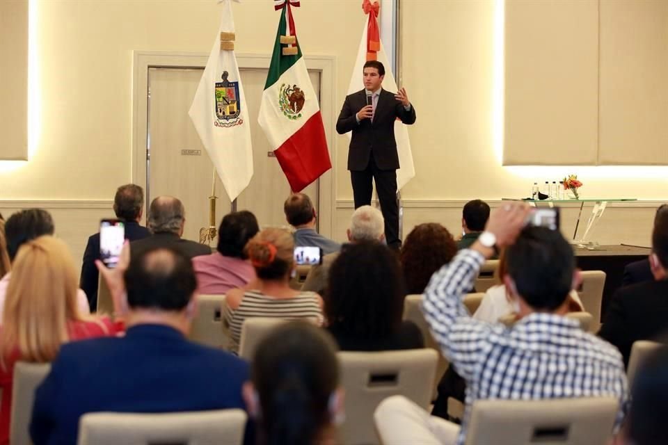 Samuel García anunció que Nuevo León tendrá oficinas de representación en Austin y Los Ángeles.