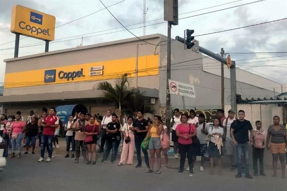 La gente se quedó sin transporte en el norte del puerto.