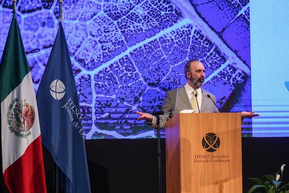 Alexander Zatyrka durante el Informe de Actividades de ITESO.