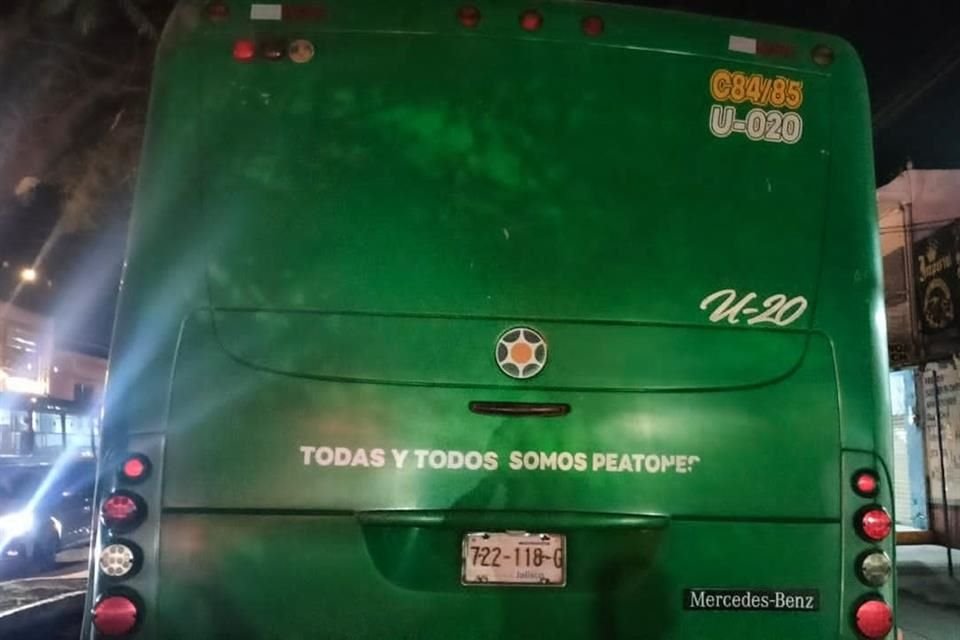 Un hombre de 45 años murió atropellado por un camión de transporte público, en la Colonia Santa Margarita de Zapopan.