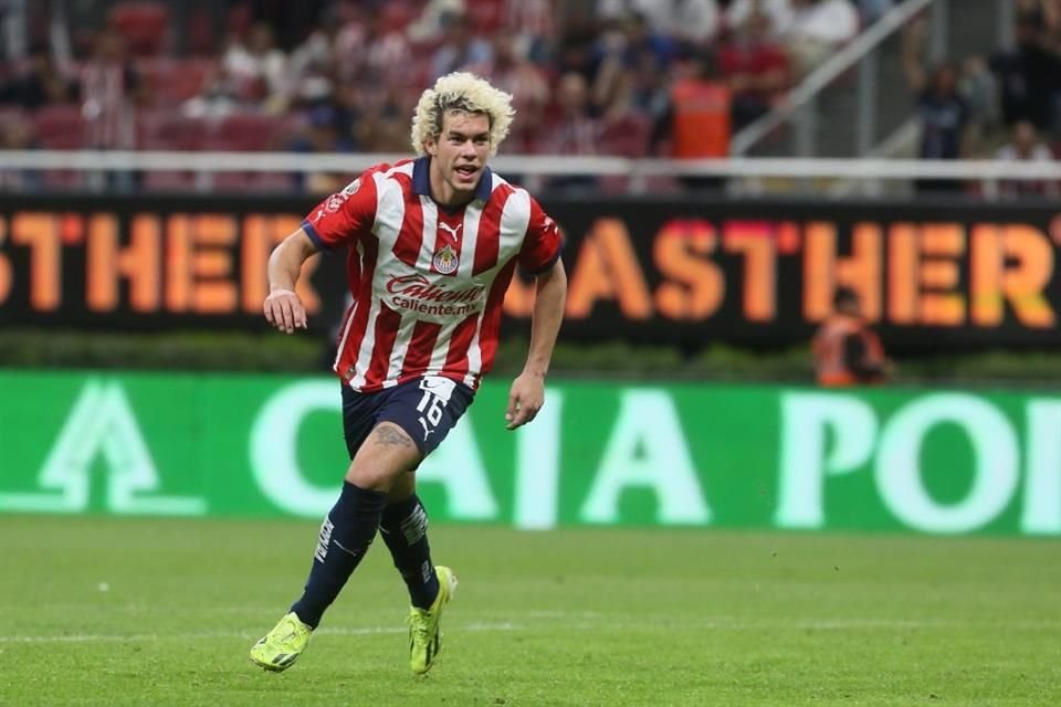 Cade Cowell vive un gran momento con Chivas, luego de anotar su primer gol en la Liga MX y marcar doblete contra el Forge FC, en Concacaf.