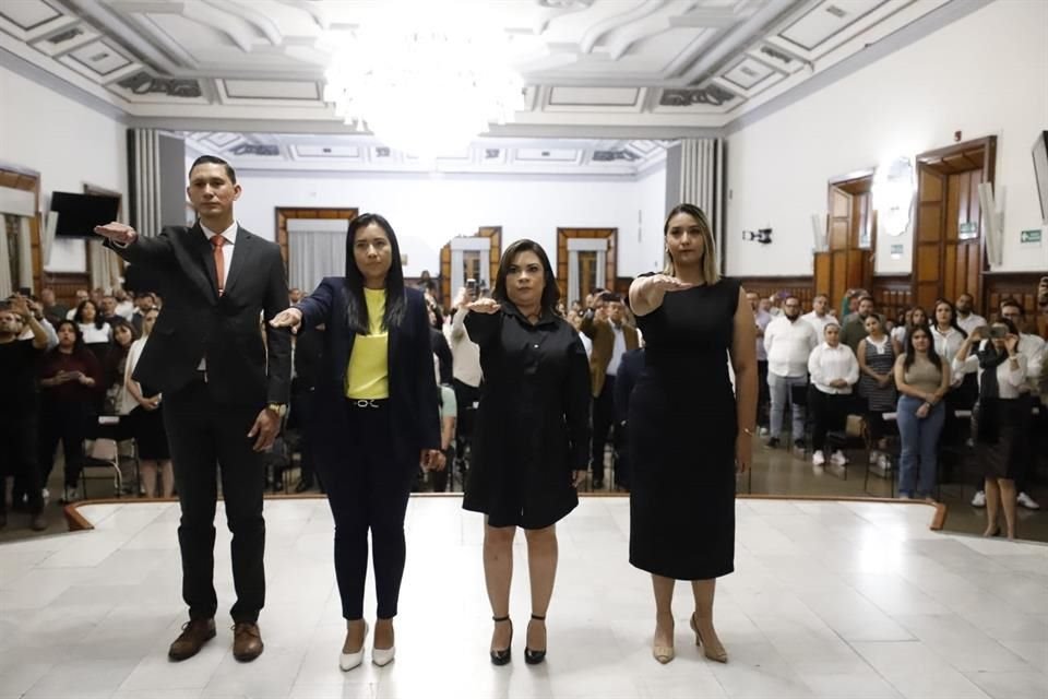 Regidores de Guadalajara pidieron licencia por tiempo indefinido para contender en el proceso electoral.