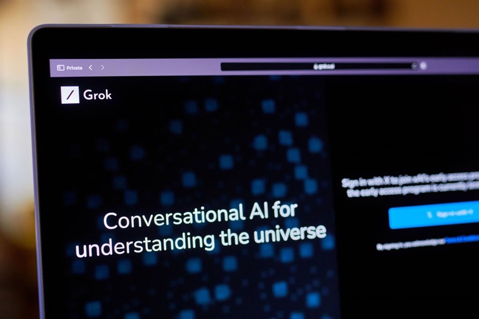 El producto principal de xAI es un chatbot llamado Grok.