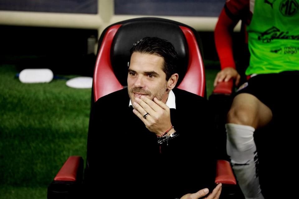 Fernando Gago durante el partido de Chivas contra Cruz Azul en la jornada 10 del Clausura 2024.