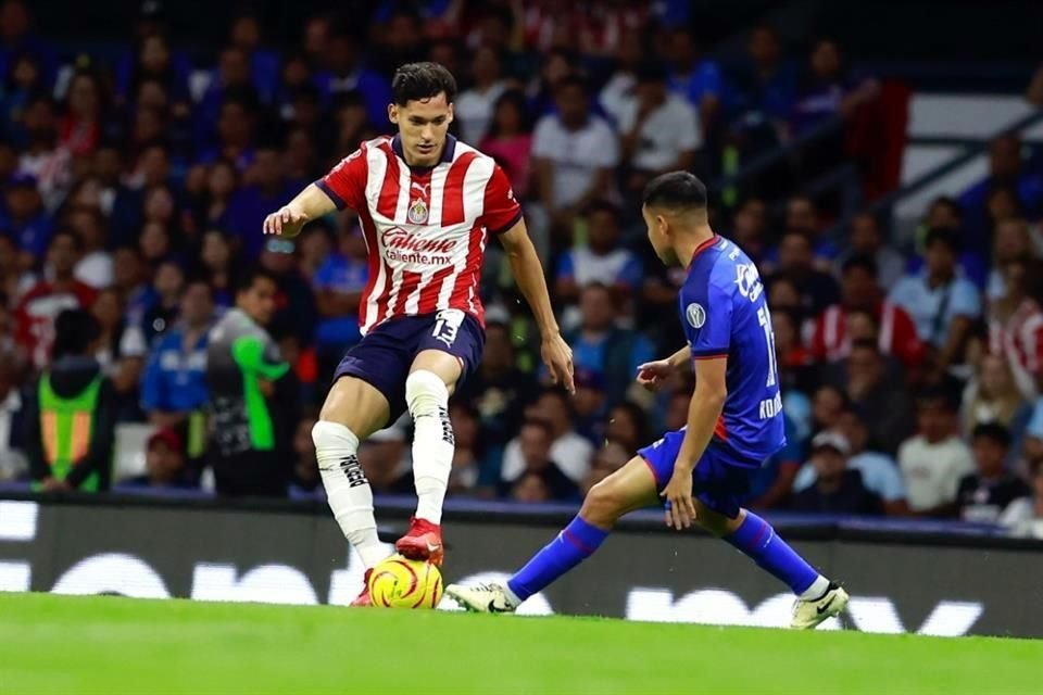 Las Chivas llegan golpeadas al Clásico en la Concachampions tras caer ante el Cruz Azul.