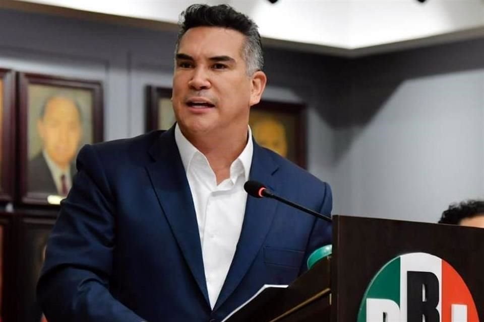 El dirigente tricolor, en el cumpleaños 95 del tricolor, anunció el programa 'Pa' que te arranques'.