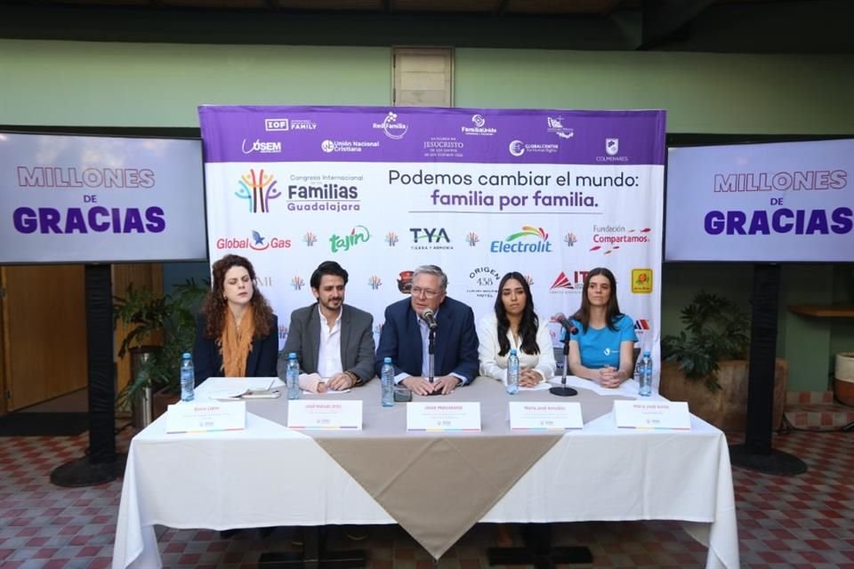 Rocío Llano, José Manuel Ortiz, Jesús Manzanares, María José González y María José.