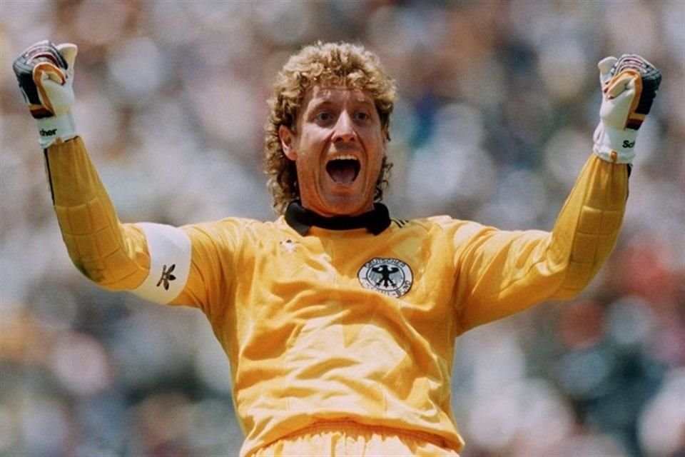 Harald Schumacher es más recordado por dos episodios en su vida: el brutal golpe sobre el francés Patrick Battiston en España 82 y por la publicación de su autobiografía Anpfiff (Pitido inicial).