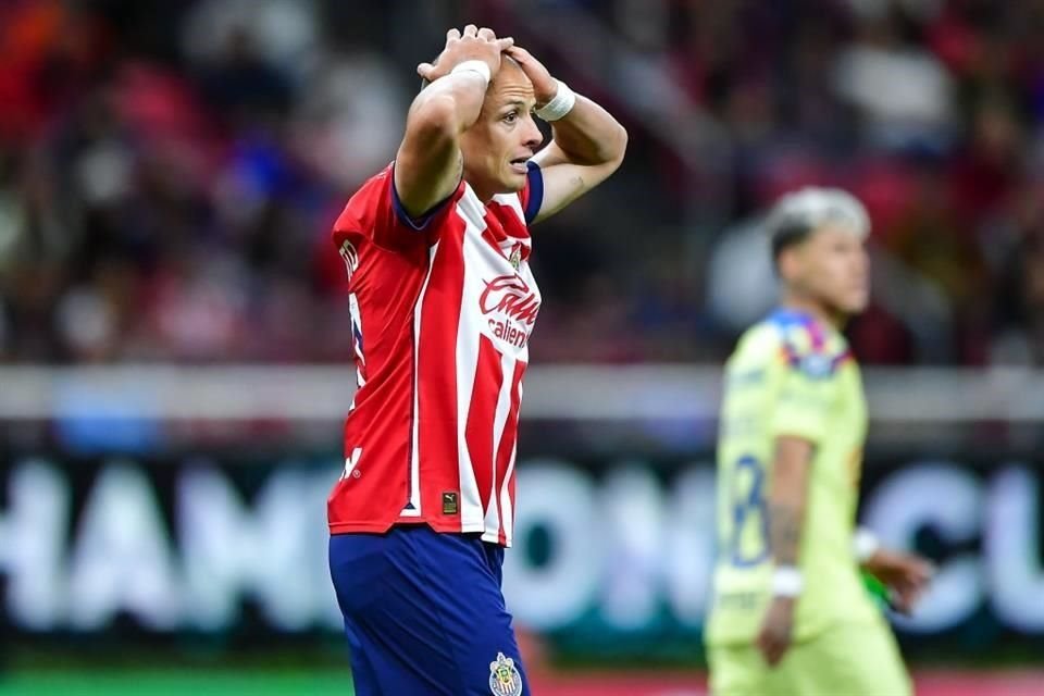 Chicharito entró de cambio en la segunda mitad.