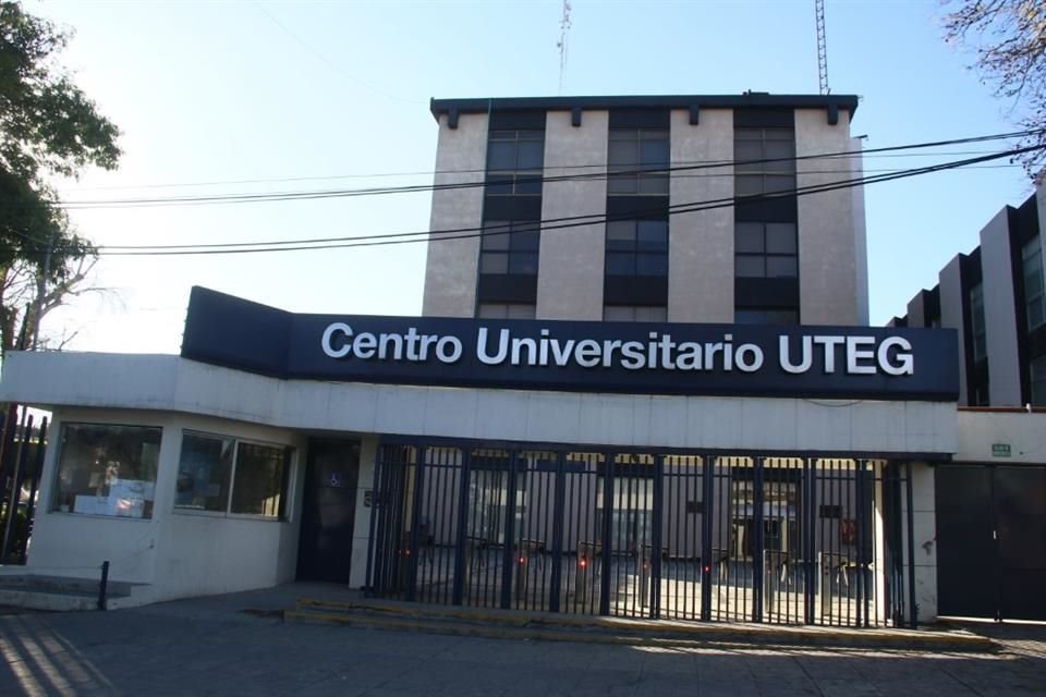 Tras el asesinato de dos trabajadoras administrativas del Centro Universitario UTEG, plantel Olímpica, dicha casa de estudios suspendió clases en todas sus sedes hasta nuevo aviso.