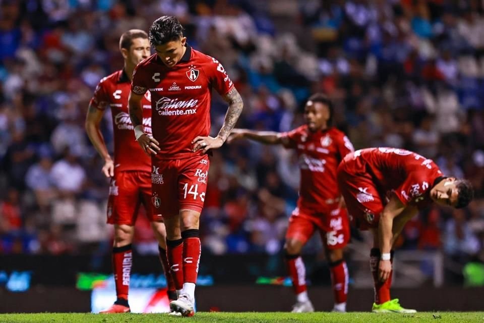 Los Rojinegros desperdiciaron otra vez una ventaja.