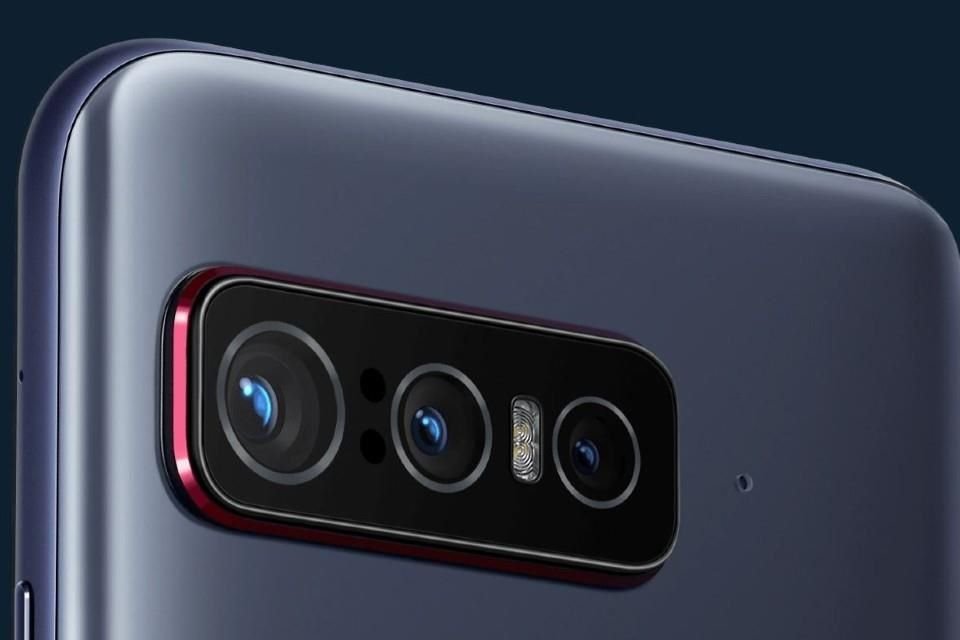 El smartphone de Qualcomm y Asus contará con un sistema de triple cámara, con un sensor principal de 64MP, un ultra gran angular de 12MP y un telefoto de 8MP.