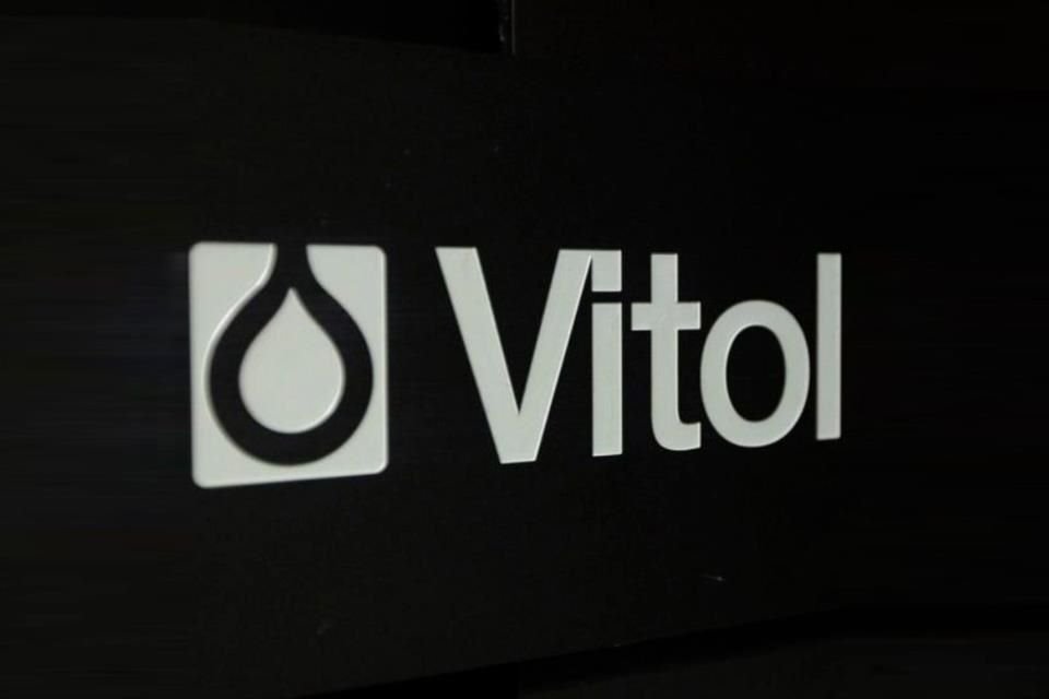 La jefa del SAT dijo que han enviado sus acusaciones sobre Vitol a la Fiscalía General, quien podría determinar si presenta cargos de evasión fiscal por tráfico de bienes de contrabando, un delito que puede ser castigado con pena de cárcel.