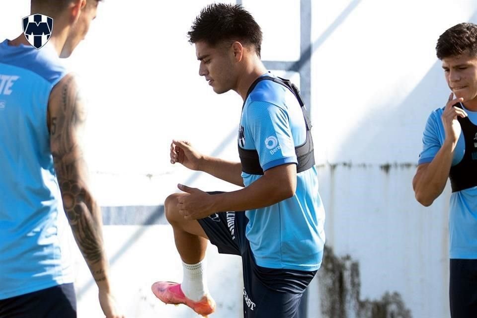 El lateral es suplente del seleccionado nacional colombiano Stefan Medina.