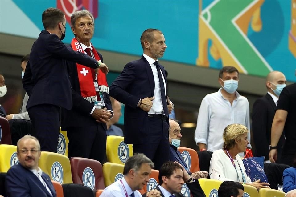 Aleksander Ceferin no quedó del todo contento con las múltiples sedes.