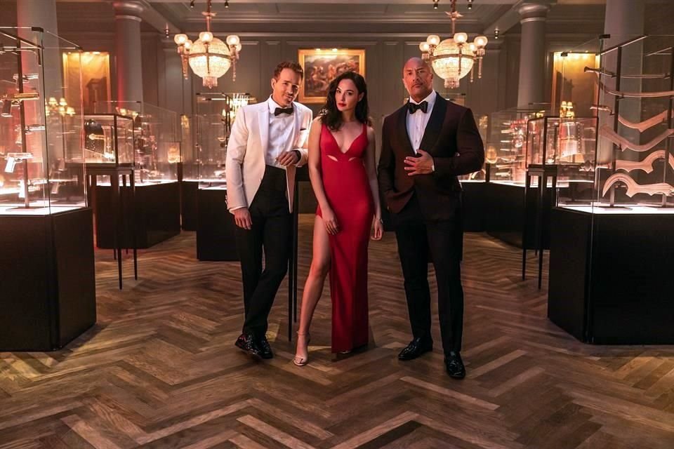 Así luce Ryan Reynolds, Gal Gadot y Dwayne Johnson en la que será la película más cara de Netflix, 'Alerta Roja.