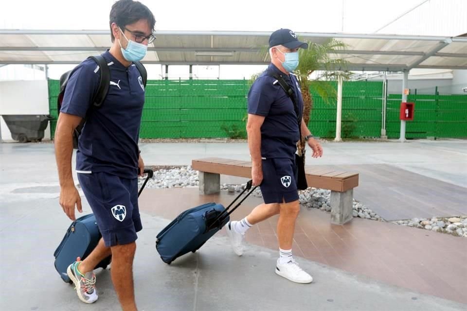 El DT Javier Aguirre debutaría en la portaría a Andrada.