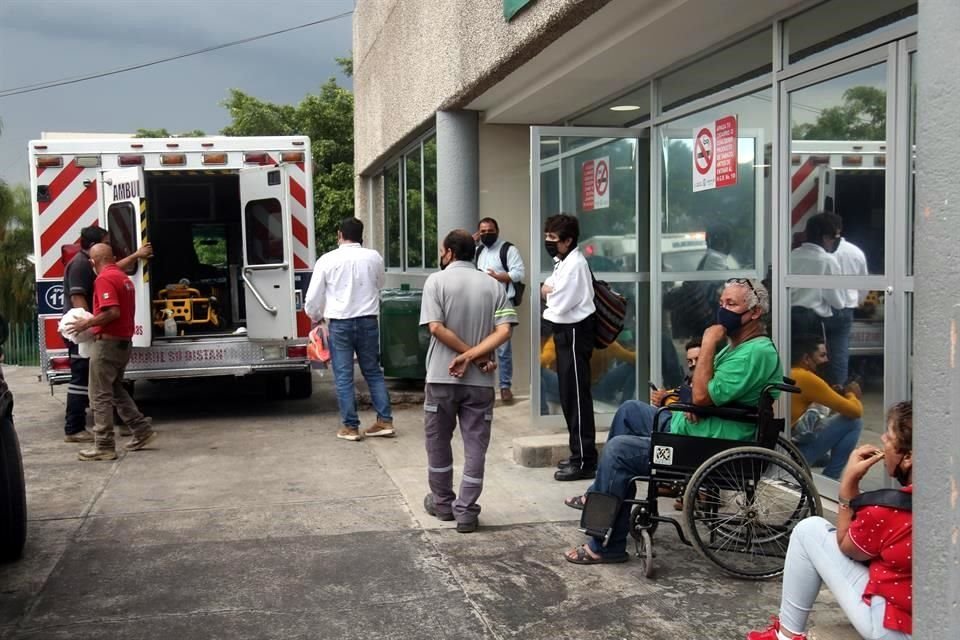 Un 85 por ciento de los 79 mil 828 casos activos de Covid-19 en México se concentraron en las últimas dos semanas en 16 Estados.