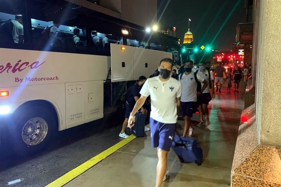 Los Rayados ya están en San Antonio, listos para sus partidos de pretemporada.