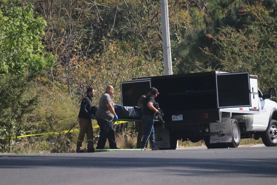Los cuerpos de dos personas fueron hallados en un parque ubicado en la Colonia Arboledas del Sur, en Guadalajara, a unos metros del Teletón.