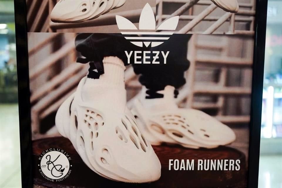 Adidas dijo que la discontinuación de Yeezy representaba un lastre de alrededor de 500 millones de euros en la comparación interanual hasta 2023.