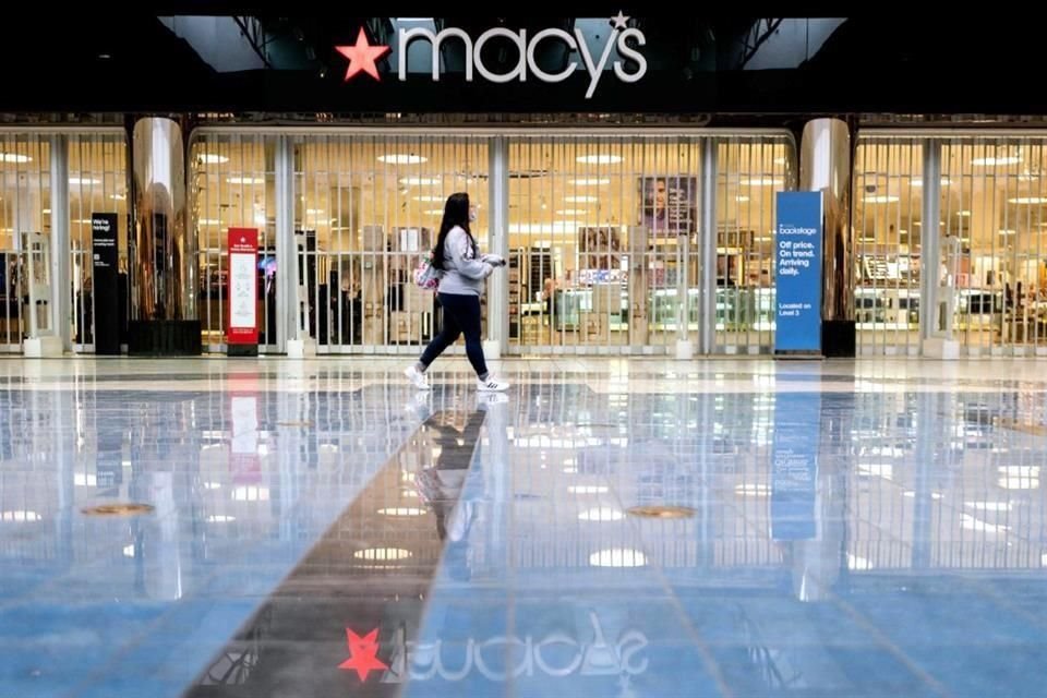 Las acciones de Macy's han subido un 12% en los últimos 12 meses, lo que le da a la empresa un valor de mercado de alrededor de 5 mil 700 millones de dólares.