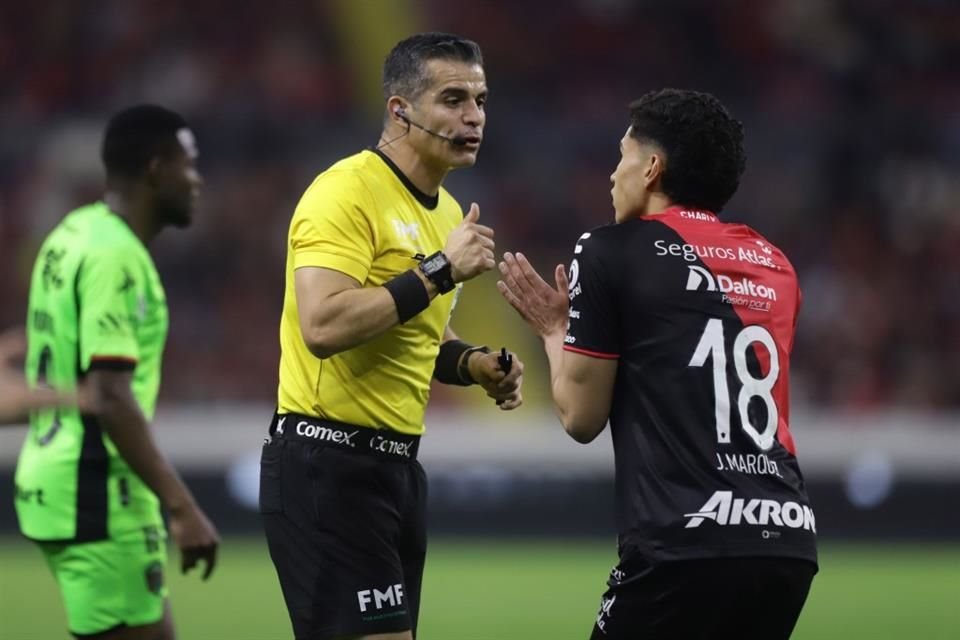 Fernando Hernández estará acompañado en las bandas por los árbitros asistentes Alberto Morín y Michel Morales.