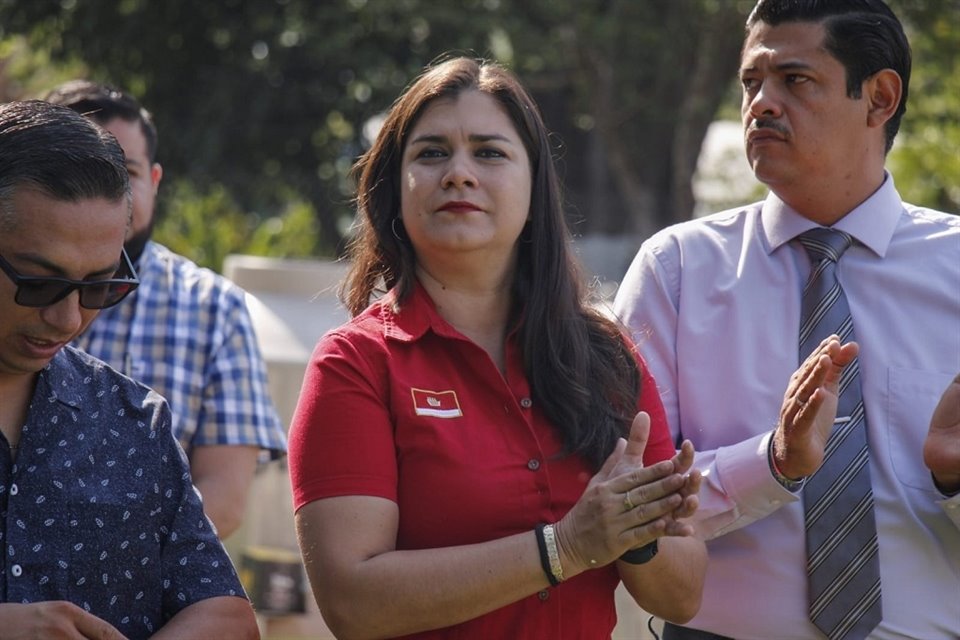 De julio de 2017 a la fecha, la Síndico de Autlán, Nelly Yalitza López Mardueño adquirió seis predios con área total de 5 mil 290.37 metros.