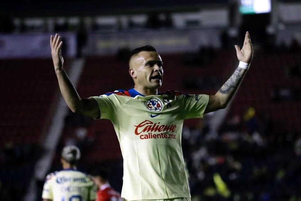 América agradeció al delantero uruguayo.