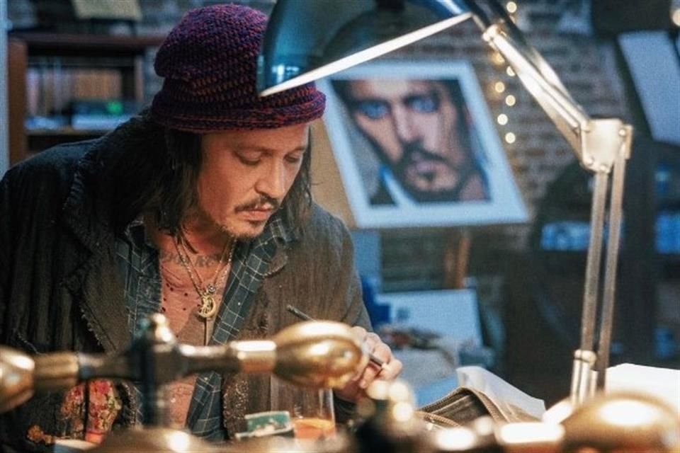 Glaudini también destacó que Depp la llamó a su camerino para pedirle disculpas por la diferencia, por lo que ella aceptó, aún con la incomodidad del asunto.