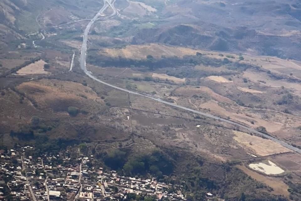 Hoy iniciaron pruebas finales en el tramo Compostela-Las Varas, de la vía corta a Puerto Vallarta, para que el fin de semana quede abierto.